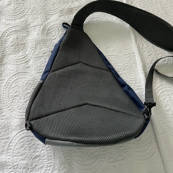 Disney Cruise Line Cast  Away Club NEW Sling Backpack Size Medium. - Picture 8 of 13